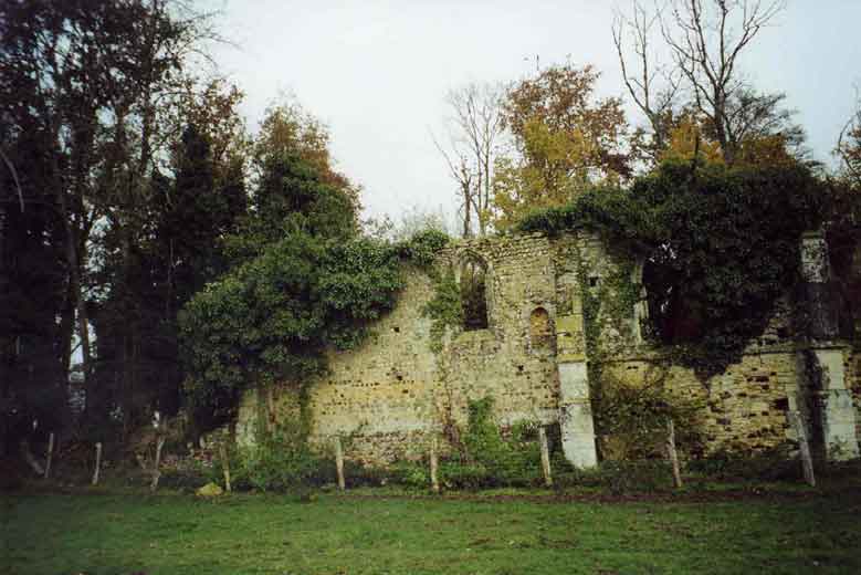 les ruines de l`&eacute;glise